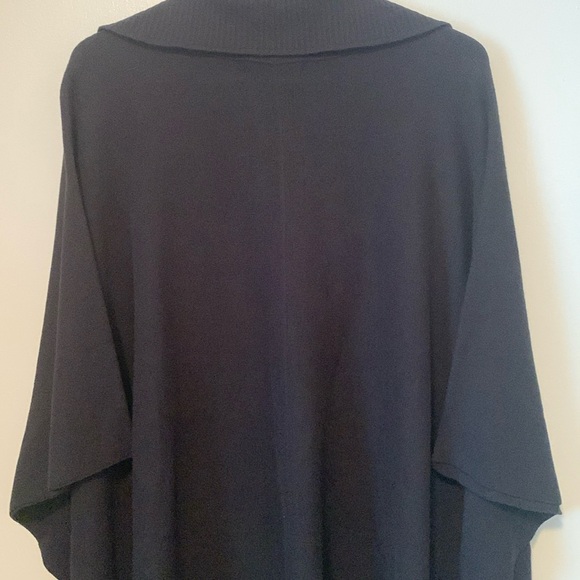 New Banana Republic Zip Front Black Knit Poncho One Size Fits Size Small - XL - Picture 4 of 6